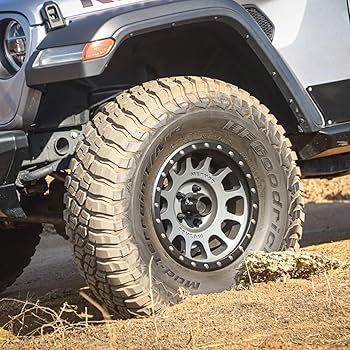 BFGoodrich KM3 35x12.5x17 4本 BFGoodrich Mud-Terrain T/A KM3 All-Season 35x12.50R17/E 121Q Tire